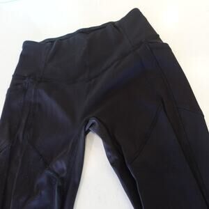 LULULEMON BLACK YOGA PANTS WITH POCKETS size 6 / 27 inseam